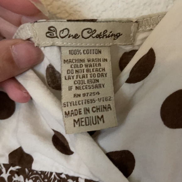 Cute flowy polka dots and scroll floral top size M - Picture 5 of 5